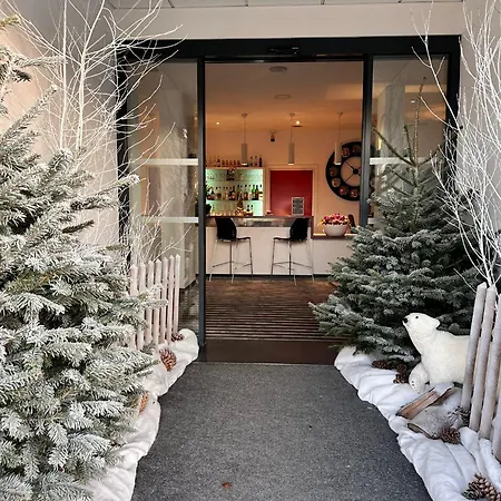 Western Expo Szálloda 3*